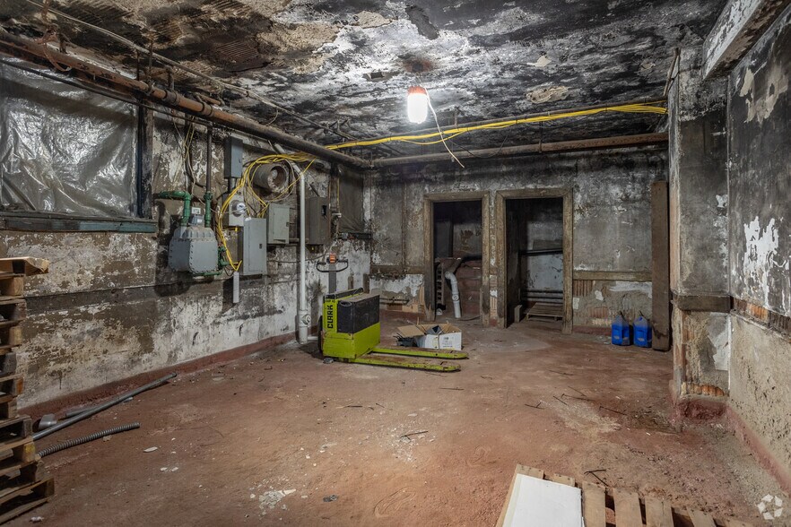 More Photos Of 102 33rd St, Pittsburgh Warehouse For Sale