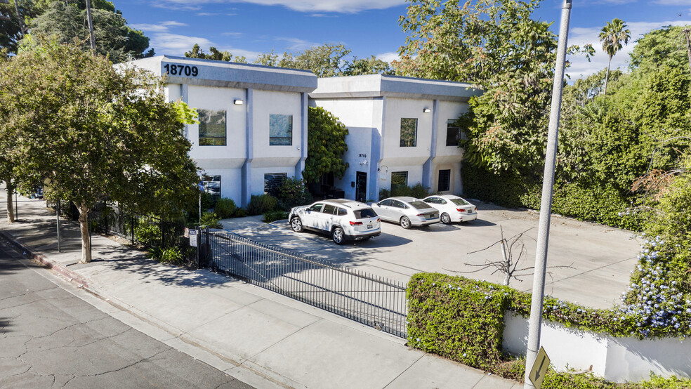 Primary Photo Of 18709 Topham St, Tarzana Loft Creative Space For Sale