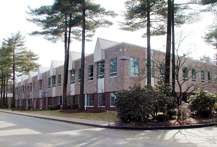 More Photos Of 28 Crosby Dr, Bedford Office For Lease