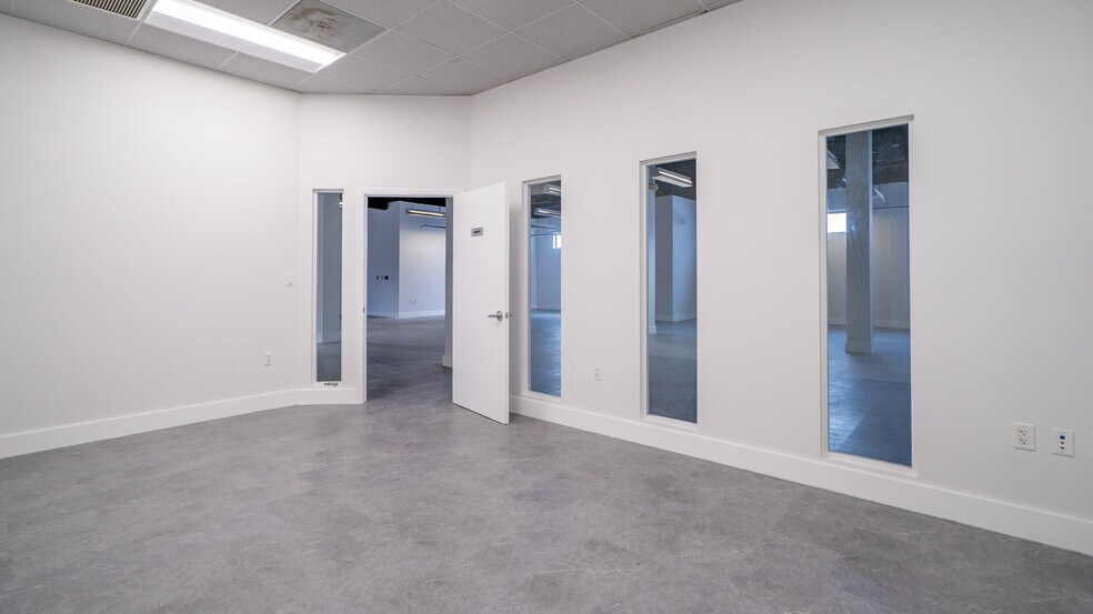 More Photos Of 12250 NE 13th Ct, North Miami Office For Lease