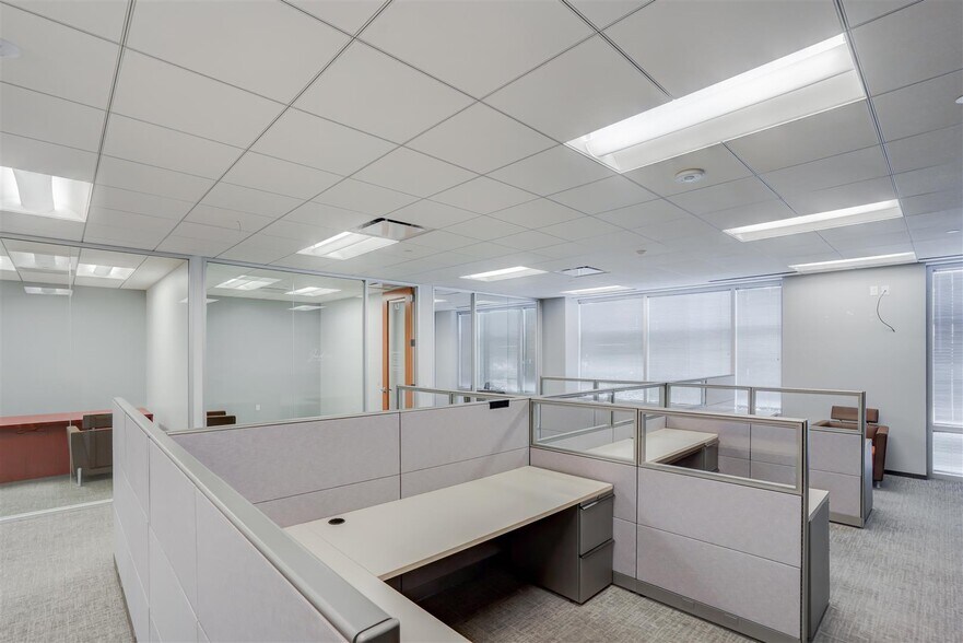 More Photos Of 19219 Katy Fwy, Houston Office For Lease