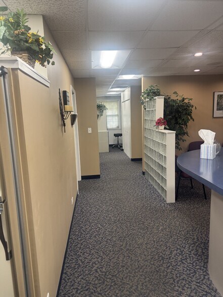 More Photos Of 1020 S Arlington Heights Rd, Arlington Heights Office For Lease