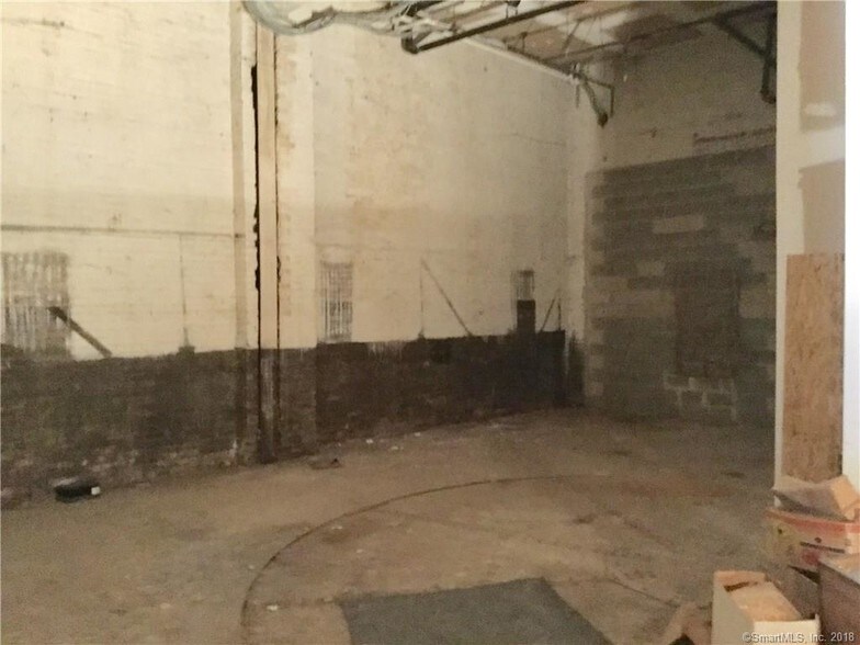 More Photos Of 196 Crown St, New Haven Apartments For Lease