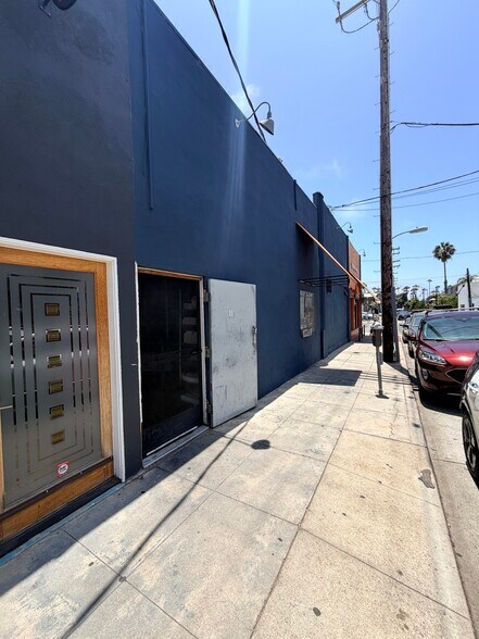 More Photos Of 2301-2309 Main St, Santa Monica Storefront Retail Office For Lease