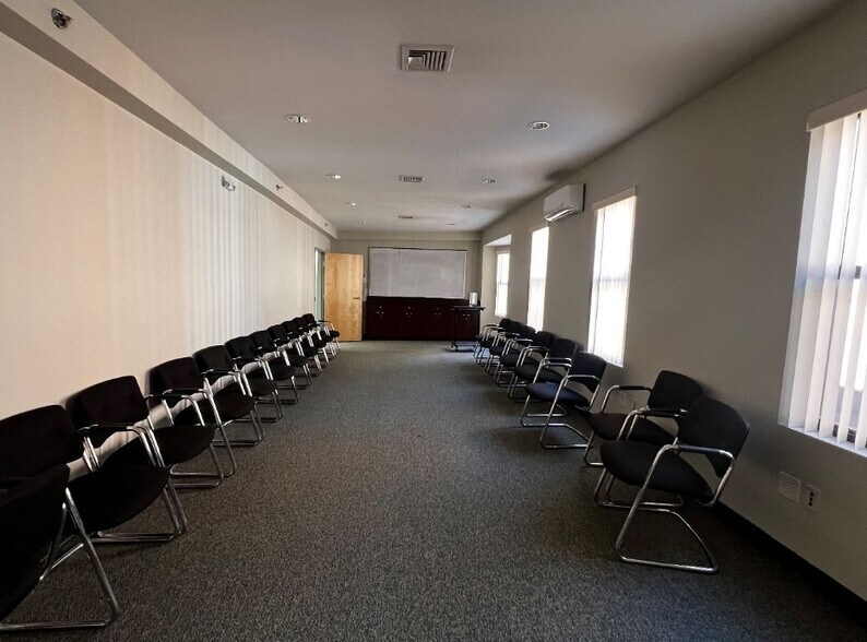 More Photos Of 85-89 W Main St, Meriden, Ct, Meriden Loft Creative Space For Lease