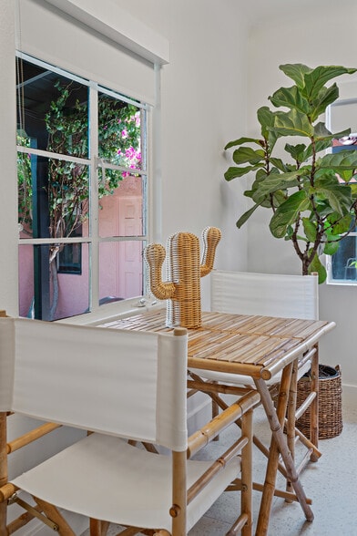 More Photos Of 555 S Warm Sands Dr, Palm Springs Hotel For Sale