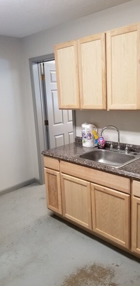 More Photos Of 1290 Dons Ln, Conway Service For Lease