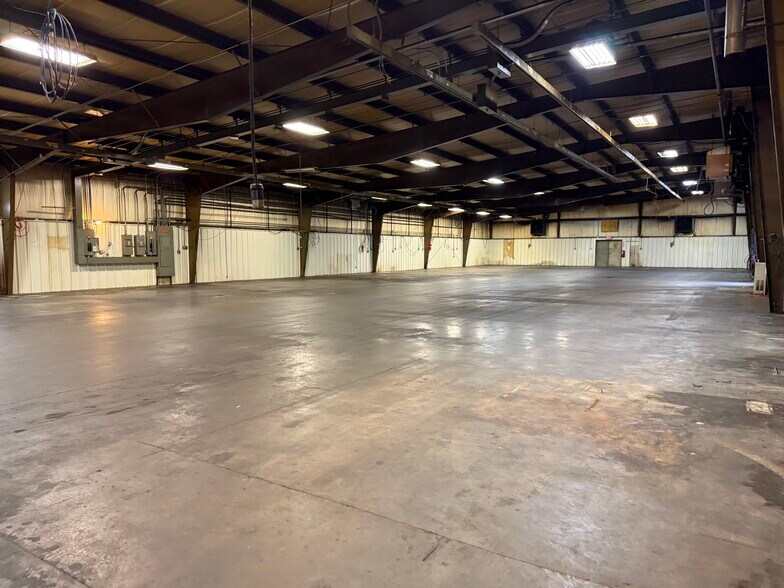 More Photos Of 303 E Parson St, Galion Manufacturing For Sale