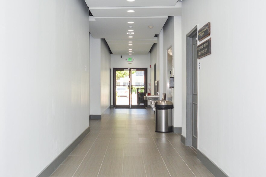 More Photos Of 200 W Palmetto Park Rd, Boca Raton Office For Lease
