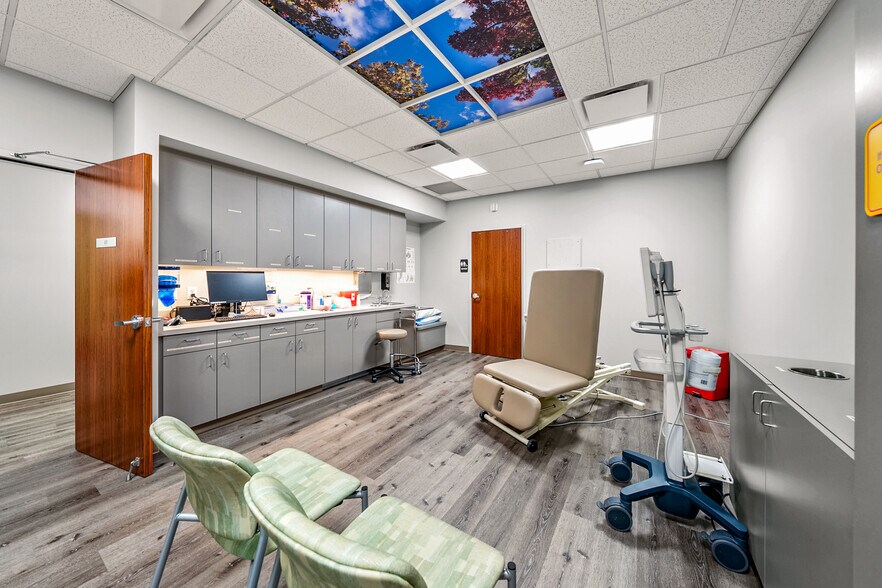 More Photos Of 1879 Williams Hwy, Grants Pass Medical For Sale