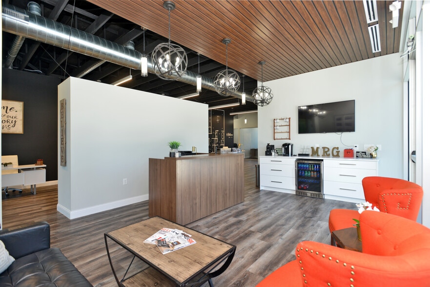 More Photos Of 1706 Smizer Station Rd, Saint Louis Office For Sale