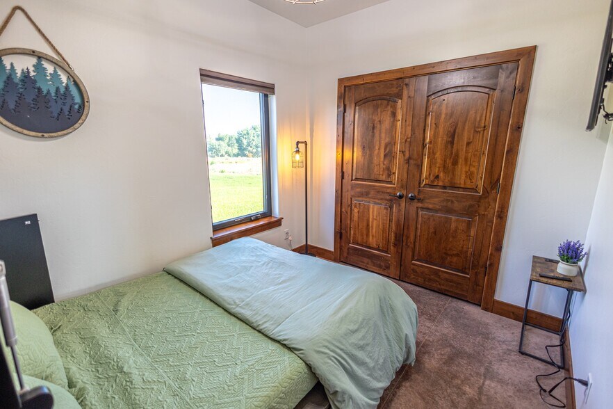 More Photos Of 53582 Falcon Rd, Olathe Winery Vineyard For Sale