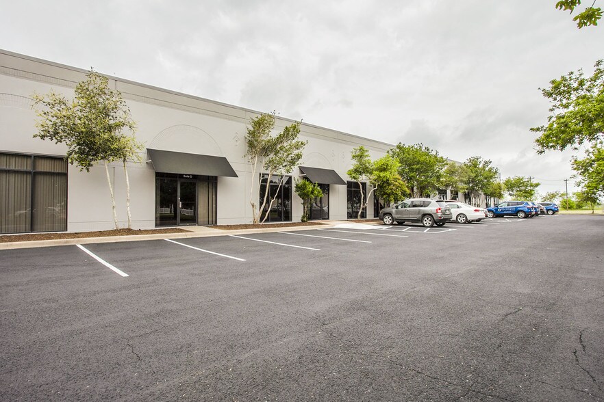 More Photos Of 150 Settlement Dr, Bastrop Medical For Lease