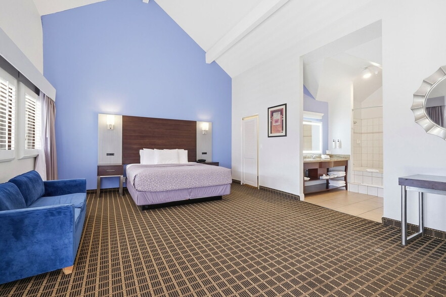 More Photos Of 600 Riverside Ave, Santa Cruz Hotel For Sale