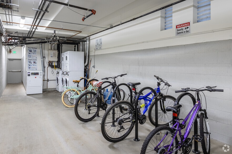 More Photos Of 18528 Chase St, Northridge Apartments For Sale