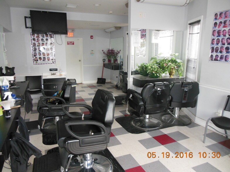 More Photos Of 131 Homer St, Waterbury Freestanding For Lease
