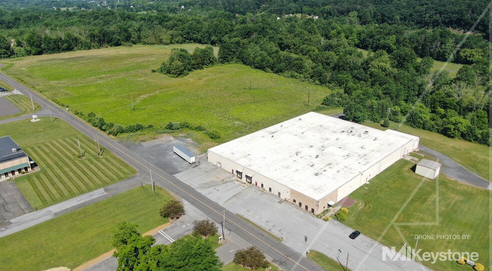 More Photos Of 12 Roberts Rd, Pine Grove Warehouse For Lease