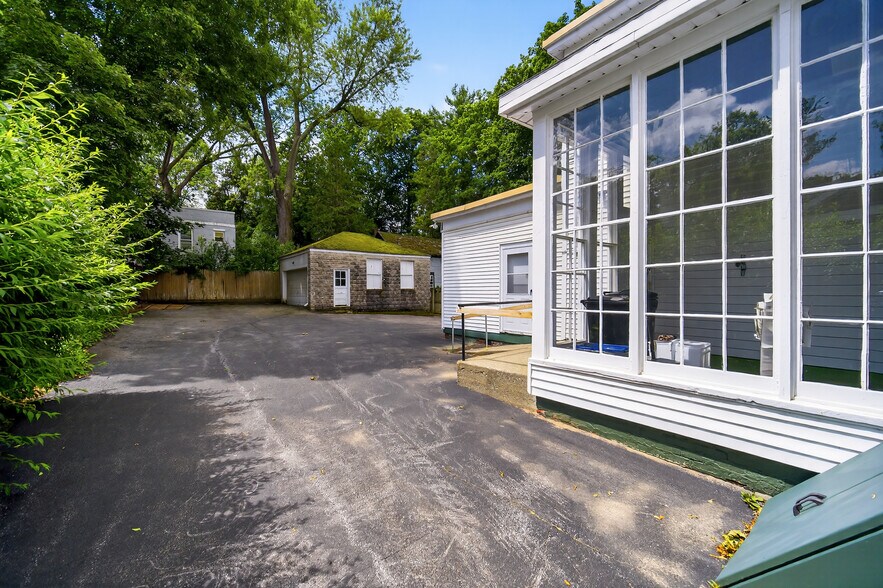 More Photos Of 59 Montgomery St, Poughkeepsie Funeral Home For Sale