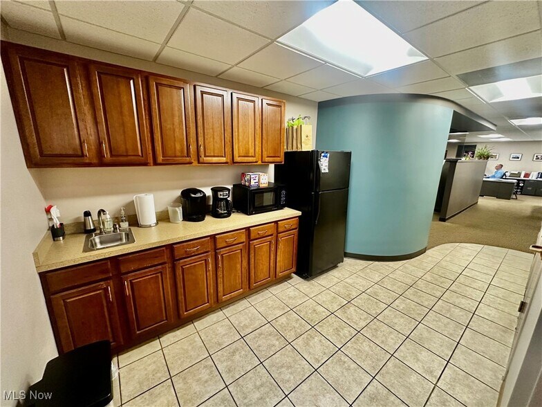 More Photos Of 2850 S Arlington Rd, Akron Office For Sale