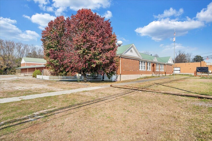 More Photos Of 5383 Lee Hwy, Troutville Freestanding For Sale