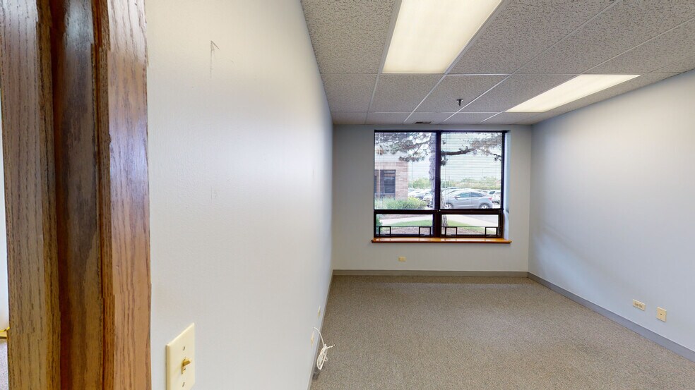 More Photos Of 3115 N Wilke Rd, Arlington Heights Medical For Sale