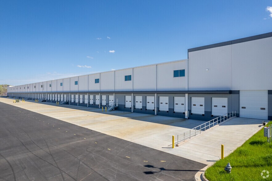 More Photos Of 700 Highway 16 E, Newnan Distribution For Lease