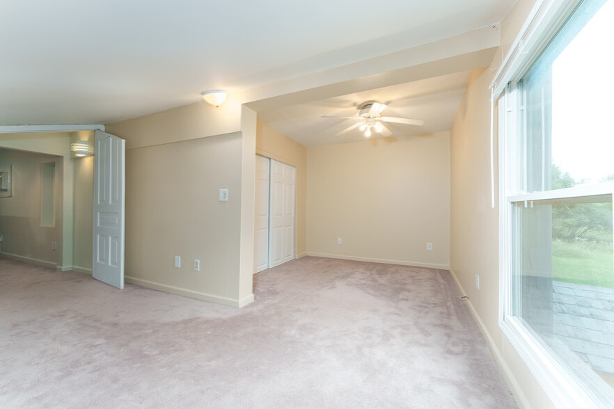 More Photos Of 15921 W M 36, Pinckney Light Distribution For Sale