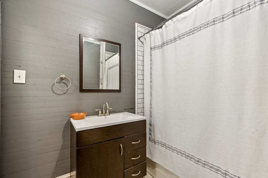 More Photos Of 27 S Park St, Dahlonega Hotel For Sale