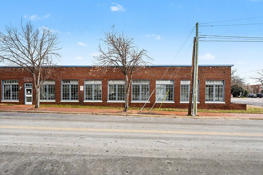 More Photos Of 415-417 Wolfe St, Fredericksburg Medical For Lease
