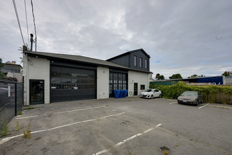 More Photos Of 639 Pembroke St, Victoria Industrial For Sale