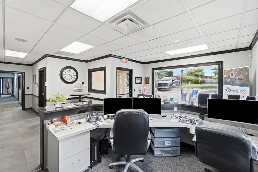 More Photos Of 34-38 N Pioneer Blvd, Springboro Medical For Sale