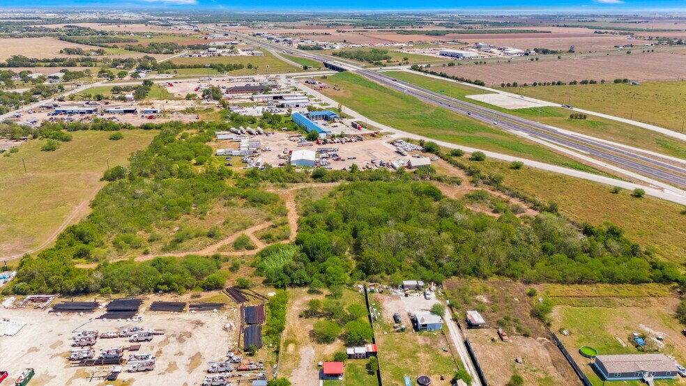 More Photos Of 2904 US Highway 59 Hwy, Victoria Land For Sale