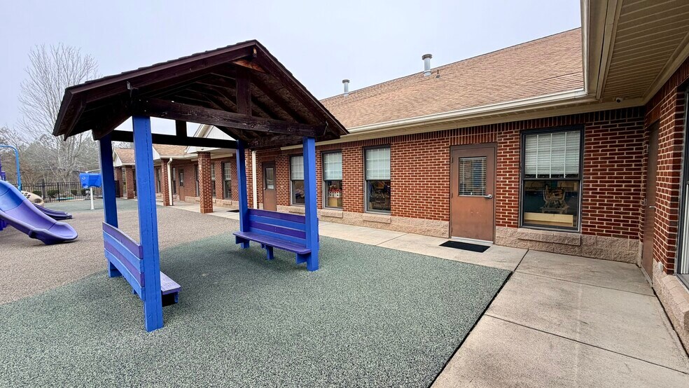 More Photos Of 9113 Blair Rd, Mint Hill Specialty For Lease