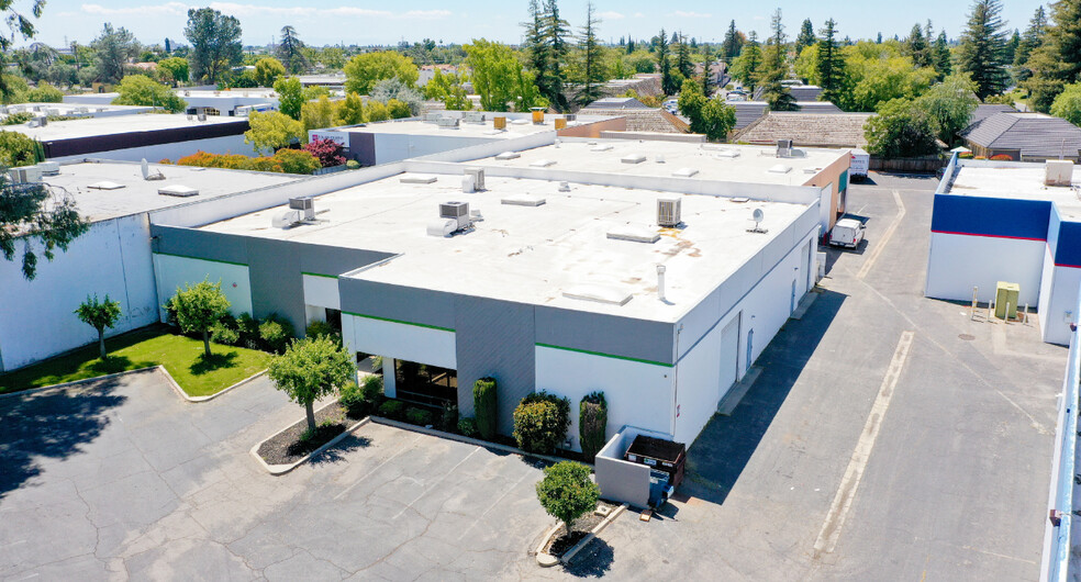 Primary Photo Of 2105 N Fine Ave, Fresno Warehouse For Lease