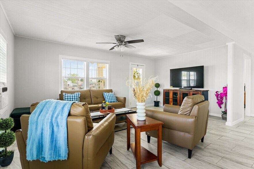 More Photos Of 115 Byers Dr, Port O Connor Trailer Camper Park For Sale