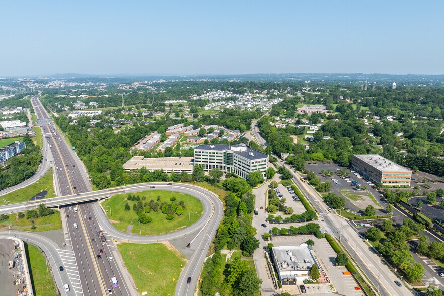 More Photos Of 401 Plymouth Rd, Plymouth Meeting Office For Lease