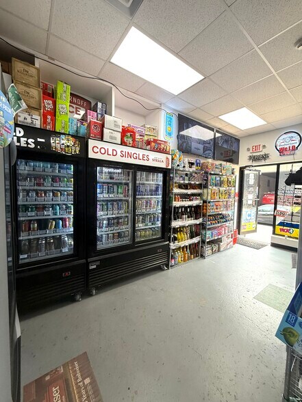 More Photos Of 1107-1109 Race St, Philadelphia Distribution For Lease
