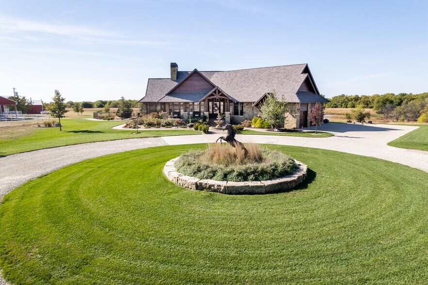 More Photos Of 1051 N Blackstone Rd, Milton Specialty For Sale