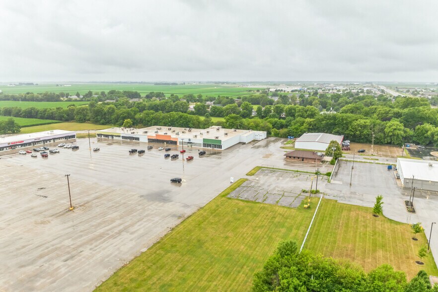 More Photos Of 1-14 W Reynolds St, Pontiac General Retail For Sale