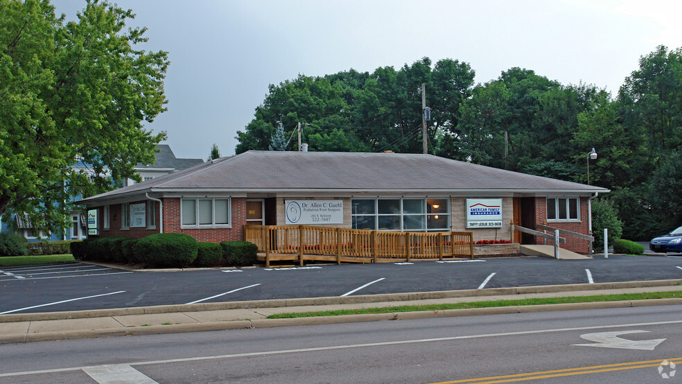 Primary Photo Of 202 S Belmont Ave, Springfield Medical For Sale