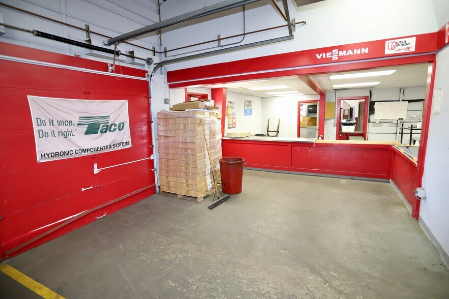More Photos Of 127 Quality Ln, Rutland Industrial For Sale
