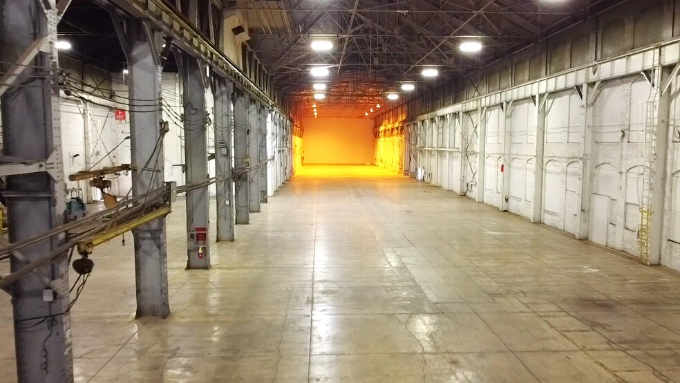 More Photos Of 617 W Center St, Marion Warehouse For Sale
