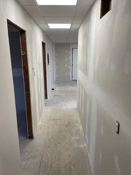 More Photos Of 349 Meeting House Ln, Southampton Healthcare For Lease