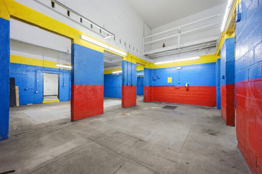 More Photos Of 2800 E Platte Ave, Colorado Springs Auto Repair For Lease