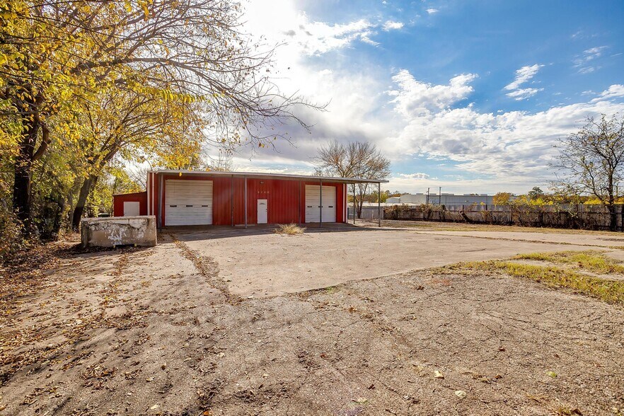 More Photos Of 4140 Mansfield Hwy, Forest Hill Warehouse For Sale