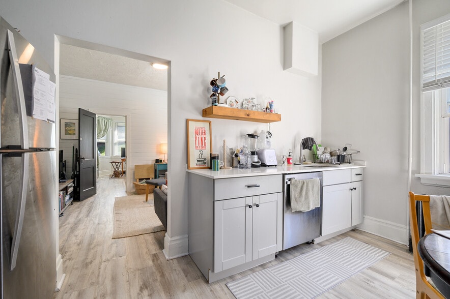 More Photos Of 815 McClure St, Munhall Apartments For Sale