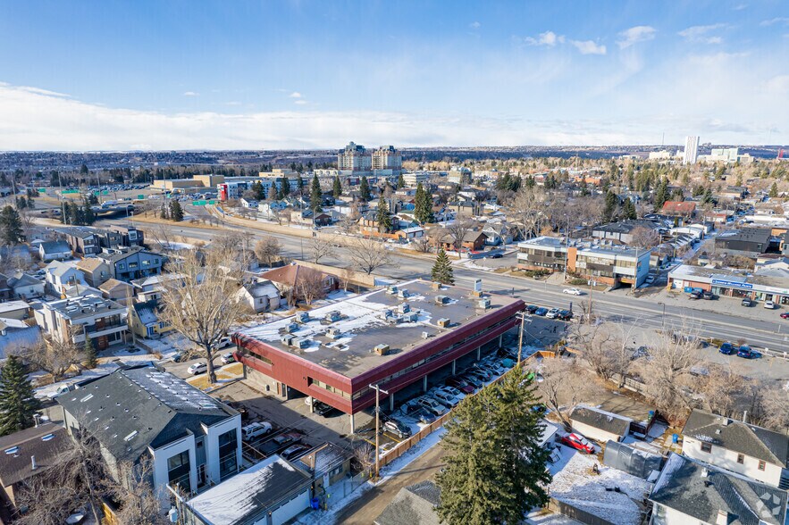 More Photos Of 2004 14th St NW, Calgary Medical For Lease