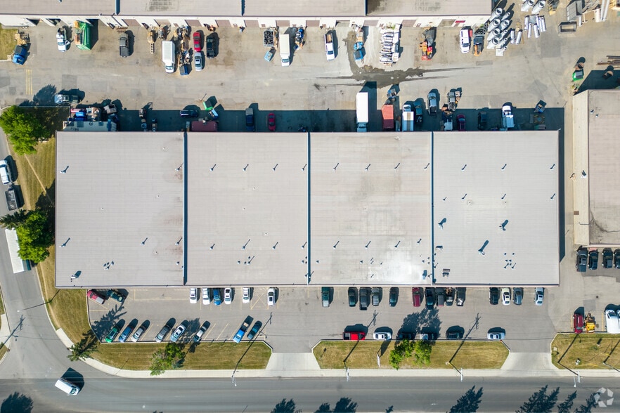 More Photos Of 5225 6th St NE, Calgary Warehouse For Lease