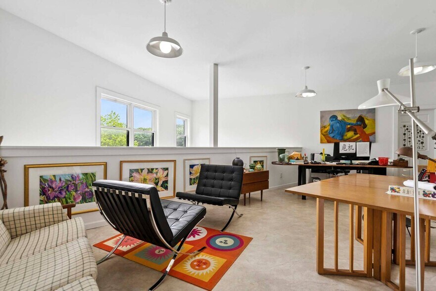 More Photos Of 468 County Rd 39, Southampton Warehouse For Lease