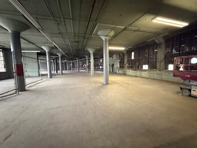 More Photos Of 201 Saw Mill River Rd, Yonkers Warehouse For Lease